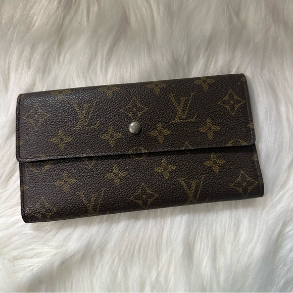 Louis Vuitton Brown Monogram Wallet - Picture 1 of 8